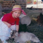Une petite caresse au chevreau